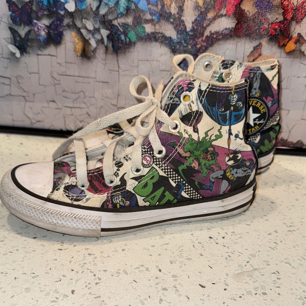 Converse all star Batman Themed Kids High-Top Sneakers size 13